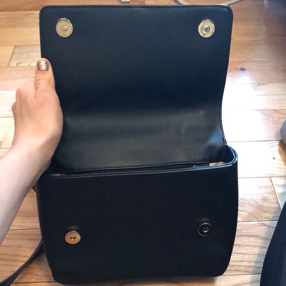 Guess Shoulder Bag - Picture 4 of 6